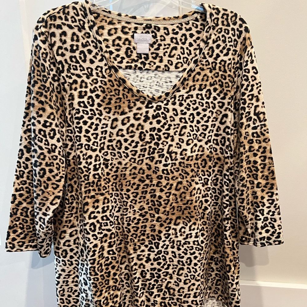 Chico’s animal print v-neck t shirt